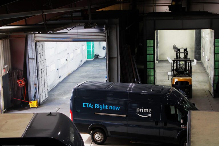 Commercial Truck Paint Repair vs. Full Repaint: How Fleet Managers Should Decide